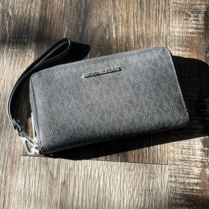 Michael kors zip wallet